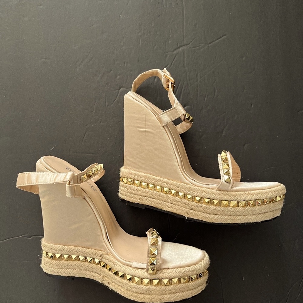 Sexy Platform High Heel Open Toe Wedge Sandals. Size 40 (US size 8.5). Like new!